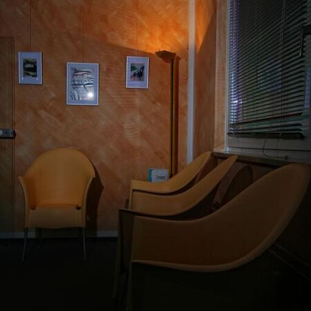 Malerarbeiten WIschtechnik, Arztpraxis Empelde Warteraum